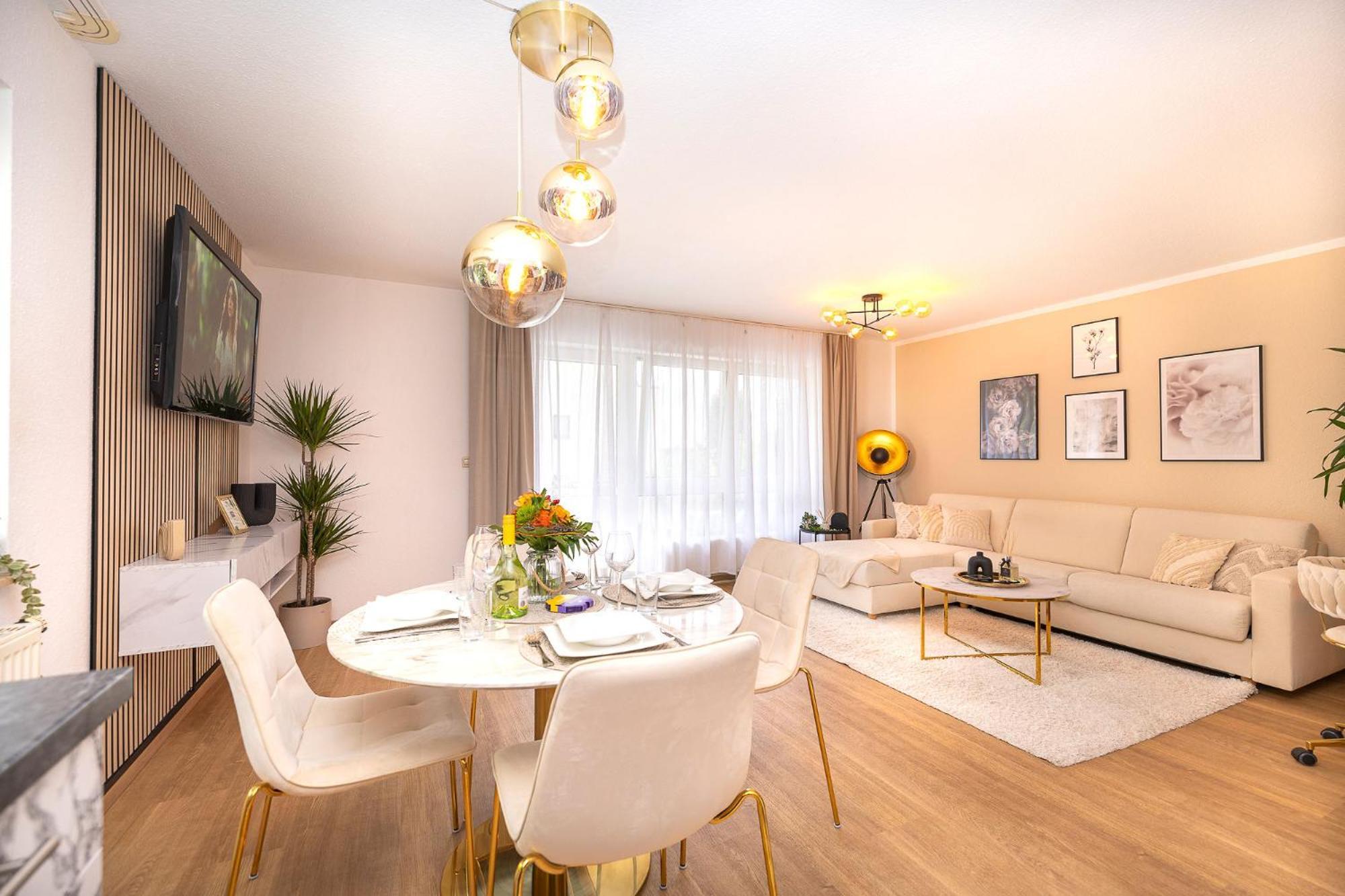 Luxx Home Bc, Zentral - Fuer 4 Personen - Balkon - Parken - Voll Ausgestattete Kueche Biberach an der Riß Εξωτερικό φωτογραφία